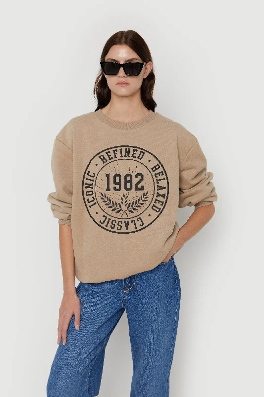 GRAPHIC SWEATSHIRT Hoodie with Front Slit Layering Stylish