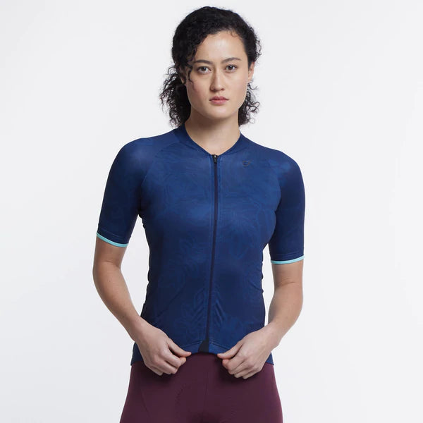 VELOCIO WOMENS LUNA FLORAL SE JERSEY NAVY Comfortable Jersey Tee