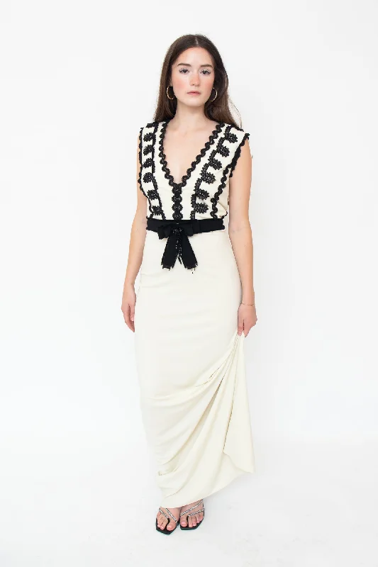 Jersey Sleeveless Gown with Lace Trim Geometric Jersey Top