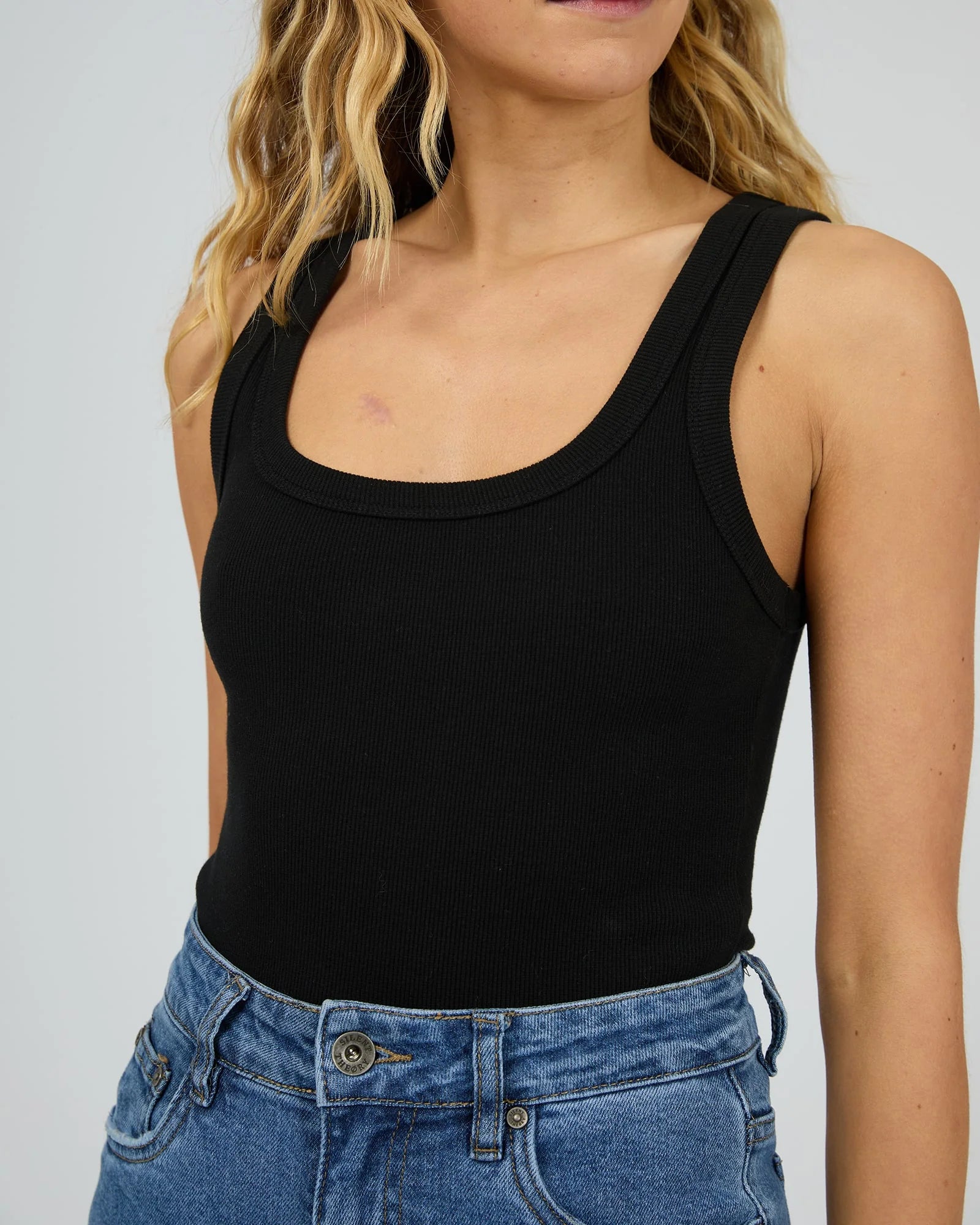 SILENT THEORY MIA TANK - BLACK layering tank top
