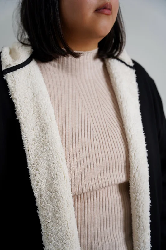 CURVE FUR LINED HOODIE Hoodie with Magnetic Closure Innovative Modern