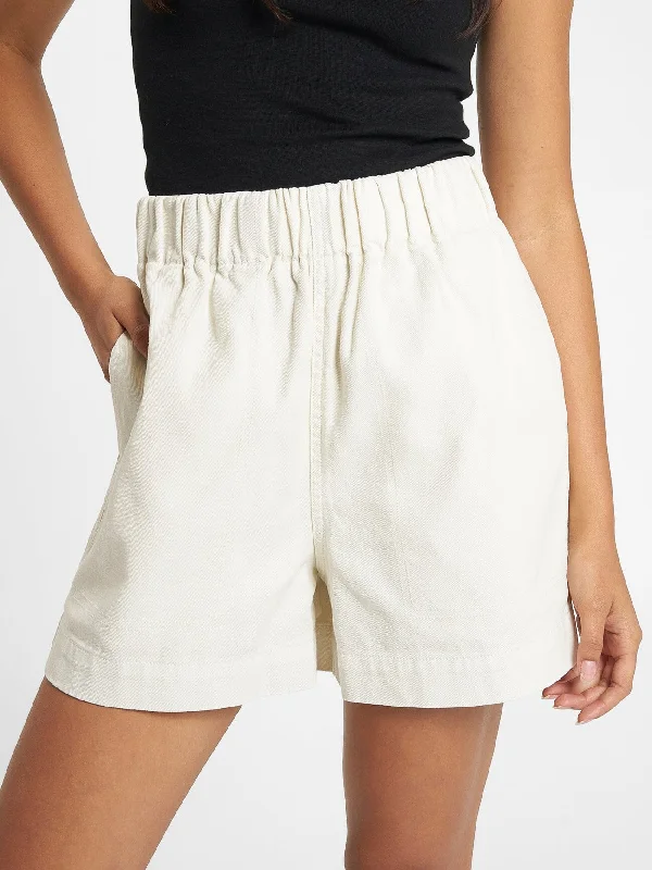 Ease Short - Heritage White