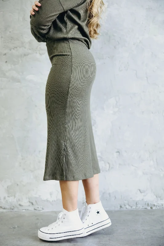 Ribbed Midi Skirt in Olive Branch