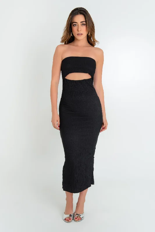 Vestido midi ajustado strapless con cut out