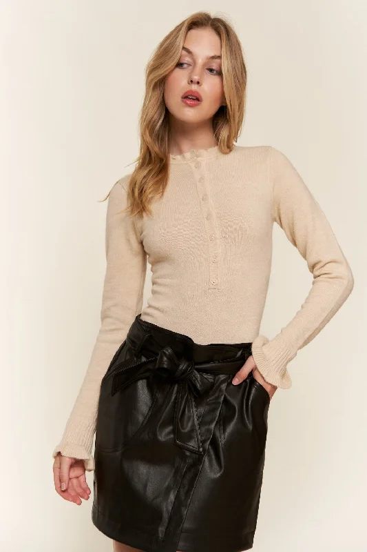 And The Why Half Button Round Neck Long Sleeve Bodysuit Fashionable Sleeveless Bodysuit with Buttons