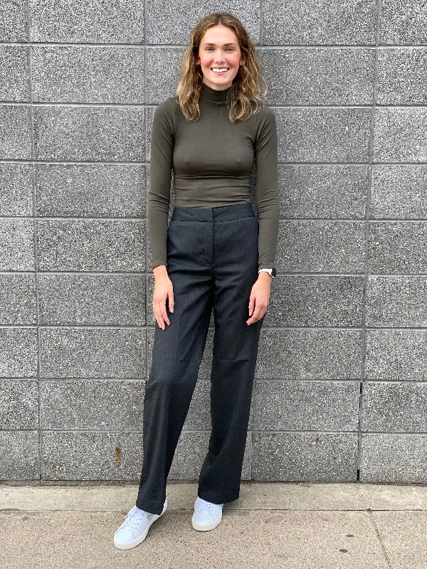 MAUDE LONG SLEEVE BODYSUIT Comfortable Bodysuit with Deep V