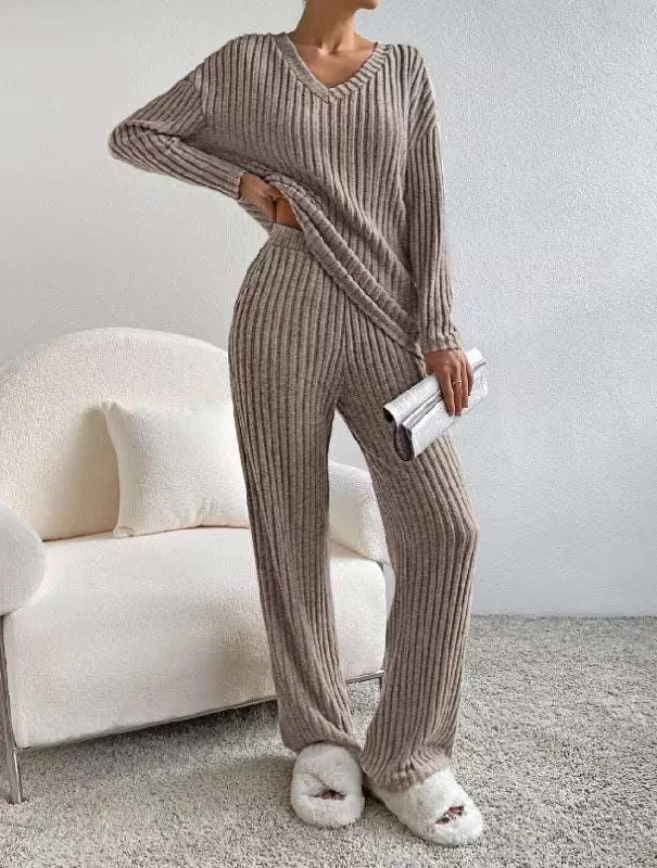 Women's Knitted Straight Leg Pants and Loose V-neck Shirt Two-Piece Outfit Set Embroidered Appliqued Beaded